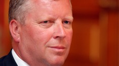 Losování předražilo Besserovu zakázku na knihovnu o 37 milionů