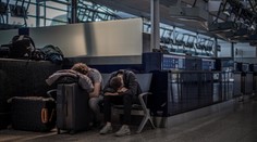 Místo moře vysedávání na letišti. Přes 100 Čechů čekalo na odlet 24 hodin
