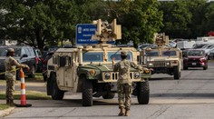 V USA to vře. Trump povolal Národní gardu do hlavního města, místní se bouří