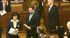 První den ve Sněmovně očima reportéra: Poslanci Věcí veřejných se báli, že se ztratí