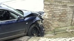 Agresivní opilec vjel v jednosměrce na chodník a zabil chodce