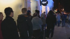 Kanada má "huličskou" horečku, lidé stojí hodiny ve frontách