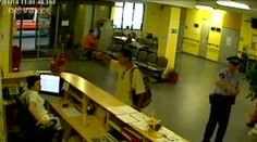 Muž napadl v nemocnici policistu