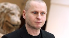 Jarolím (VV) se bojí o život! Sledovali ho "chlapi s tmavými brýlemi"