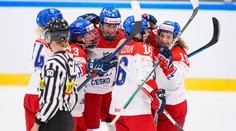České hokejistky slaví historickou medaili, v bitvě o bronz zdolaly Švýcarsko