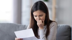Žena zdědila 120 tisíc korun. Nakonec ji ale čeká exekuce přesahující milion korun