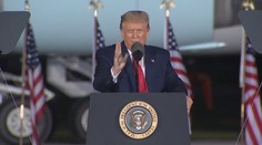 V pátek se bude udělovat Nobelova cena míru. Trump už si na ni brousí zuby