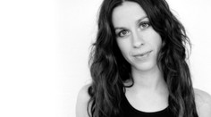 Alanis Morisette: zneužití v dětství, drogy i lesbický vztah