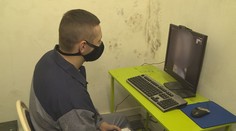 Covid-19 mění život za mřížemi, vězni se s blízkými vídají jen virtuálně