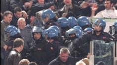 Policie se asi stáhne z fotbalových zápasů