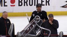 Dárek za 35 let v NHL: Rybářská loď na ledě dojala kustoda k slzám
