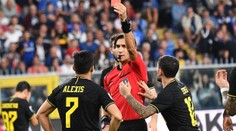 Sánchez si pokazil premiéru, po gólu dostal červenou za simulování