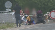 Hranice rozdělily spoustu rodin. Navštěvují se přes hraniční závoru