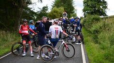 Ekologičtí aktivisté přerušili závod na cyklistickém MS. Nejelo se skoro hodinu