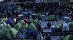 V Paříži vyrostla ilegální nová čtvrť. Ve stanech tu živoří migranti