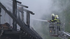 Při požáru loni uhořel maturant a učitelka. Chata vzplála od cigarety