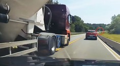 Kamioňák problikal policisty, pak je předjel přes plnou. Pokuta je směšná, tvrdí kritici
