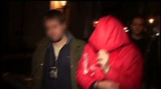 Lupič-prcek přepadl banku. Hrozil pistolí a granátem