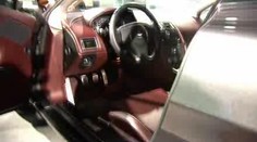 Bondovo vozítko nebo růžový cadillac - video