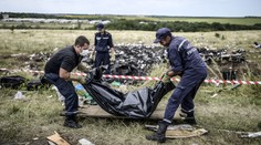 Putin nechal sestřelit letadlo s 298 lidmi na palubě, tvrdí pátrači