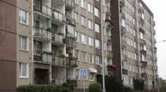 Ministerstvo pozastavuje dotace na zateplení paneláků