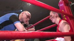 Reportér Víkendu vlezl do ringu a bil se jako lev. Takhle dopadl