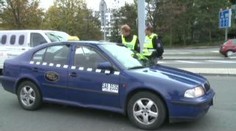 Taxikáři protestují. Na letiště chtějí jezdit všichni