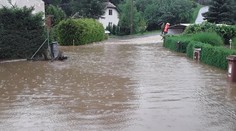 Hasiči vyjeli kvůli bouřím ke stovkám událostí! Stále hrozí povodně. VÝSTRAHA