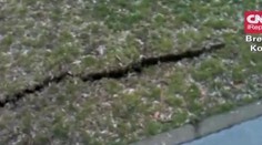 UNIKÁTNÍ VIDEO Z JAPONSKA: Před reportérem CNN se otevřela zem