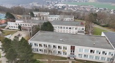 Policie prověřuje drsný případ šikany páťačky. Surové bití si spolužáci natáčeli