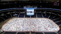 Fixy, barvy, fanoušci! Aréna NHL má po sezoně led plný vzkazů