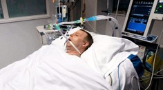 Měsíce si stěžoval na bolest hlavy, dostal ušní kapky. Zemřel v agonii