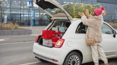 Jak správně převážet vánoční stromeček? Za chybu hrozí zbytečné potíže i pokuta