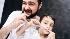 Lékař odhalil nejčastější chyby při čištění zubů. Jednu dělá téměř každý