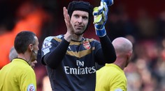 Čech v Arsenalu sbírá ocenění. Má Zlatou rukavici i zákrok sezony!
