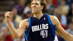 VIDEO: Nowitzki řídil výhru Dallasu, Phoenix vyraboval New Jersey