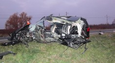 Řidič volkswagenu vjel pod kola kamionu. Na místě zemřel