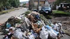 Stařenka hromadila odpadky tak dlouho, až probořily strop a zabily ji!