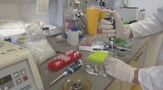 Průlom v boji s covidem: Injekci s vakcínou může nahradit náplast