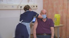 Babiš: Za zpoždění očkování může EU. Podle opozice je ale na vině vláda