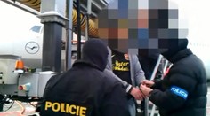 Dopadli dva uprchlé Čechy. Jednoho v Dominikánské republice, druhého v Indonésii. VIDEO