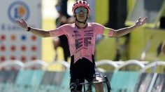 Ekvádorec Carapaz poprvé vyhrál etapu na Tour, Hirt pomohl parťákovi