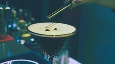 VIDEO: Osvěžující chuť léta. Tento drink si zamiluje každý kávový nadšenec