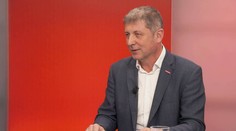 Fialovi nefungují Babišovy způsoby. Bohužel má chytřejší voliče, říká Lacina