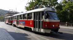 Opilce srazila tramvaj a přerazila mu čelist