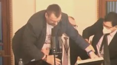 Odpor k islámu i gayům. Kdo je poslanec Volný, který útočil ve Sněmovně