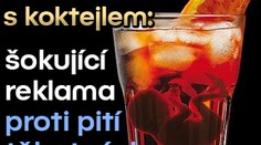 Miminko ve sklence s koktejlem: šokující reklama proti pití těhotných