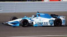 Je tu svátek motorsportu, 500 mil Indy. Nejlépe začal Andretti