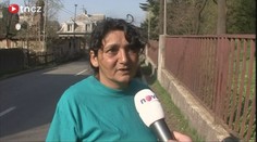 Bojíme se na ulici, o Kanadě neuvažujeme, říká babička popálené dívky