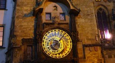 Orloj v Praze změnil čas už v sobotu. O den dřív